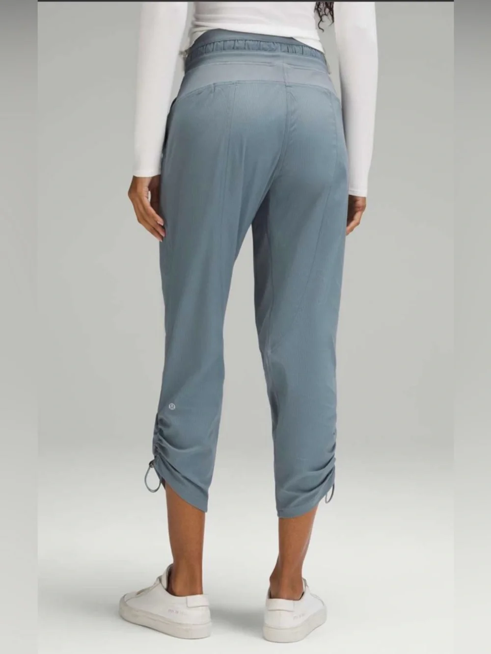 lululemon athletica lightweight cropped